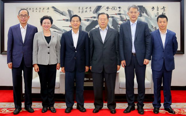 集團領(lǐng)導與招商局集團李建紅董事長、李曉鵬總經(jīng)理一行舉行會談（圖）