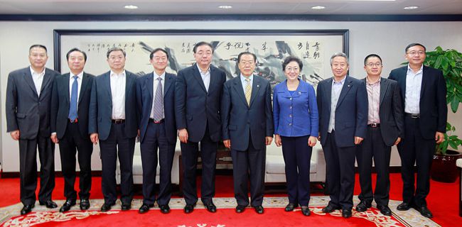 集團(tuán)領(lǐng)導(dǎo)會(huì)見四川省國(guó)資委主任徐進(jìn)一行（圖）