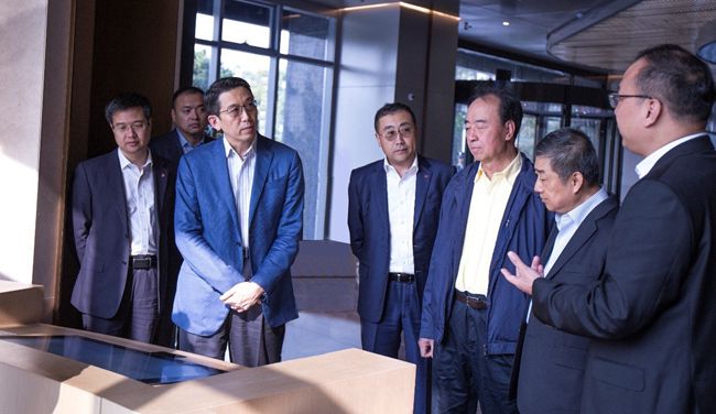 集團(tuán)董事調(diào)研金融板塊及嵩山公司（圖）