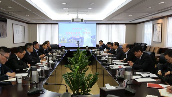 集團(tuán)杜江總經(jīng)理會(huì)見海南省委常委、秘書長胡光輝一行（圖）