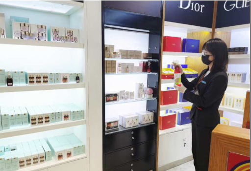 【中國(guó)免稅人在行動(dòng)·一線直擊篇】之九： 防“疫”當(dāng)前，服務(wù)不減，為恢復(fù)經(jīng)營(yíng)提供堅(jiān)實(shí)保障