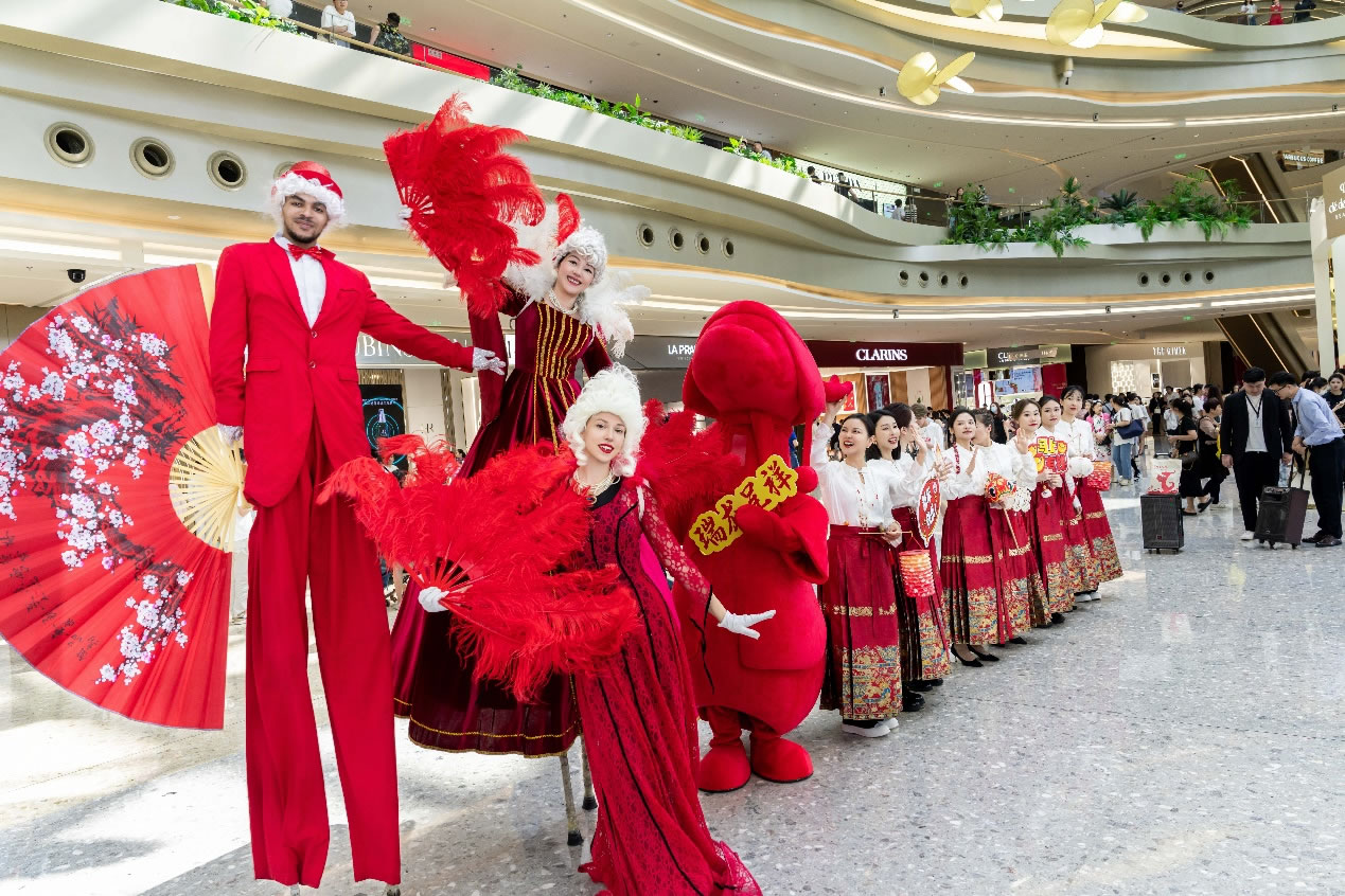 中免集團(tuán)海南門店多端發(fā)力，助力春節(jié)免稅消費(fèi)取得“開門紅”